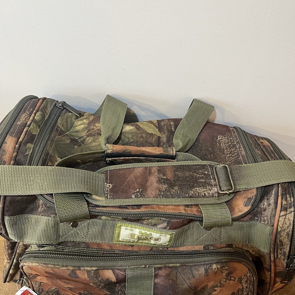 Magnum Camo 19" Hunting Fishing Range Field Gear Duffle Utility Bag Multi Pocket - Picture 3 of 16